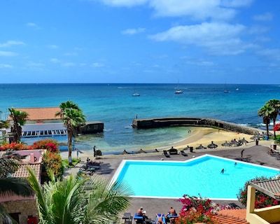 Mar Azul – By Manu
