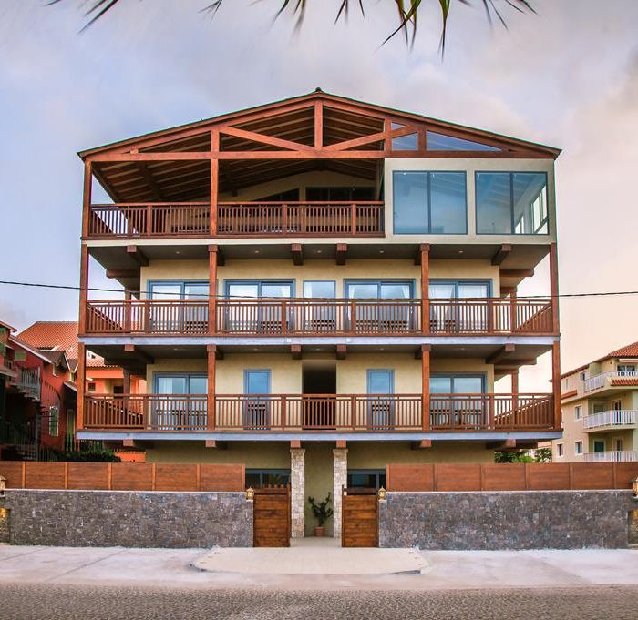 Angulo House