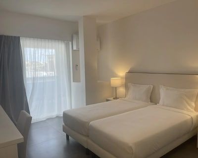 Oasis White Hotel
